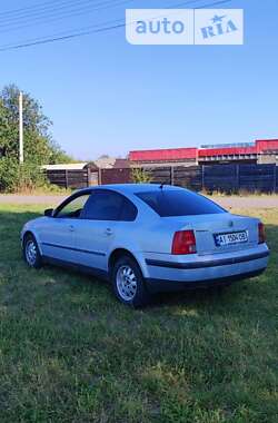 Седан Volkswagen Passat 2000 в Василькові