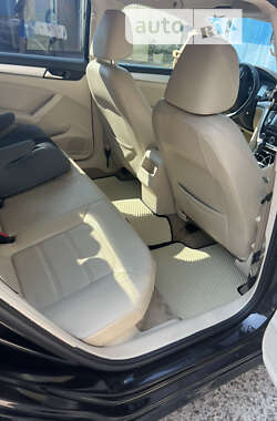 Седан Volkswagen Passat 2012 в 