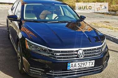 Седан Volkswagen Passat 2016 в Киеве