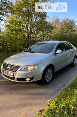 Седан Volkswagen Passat 2005 в Дрогобичі