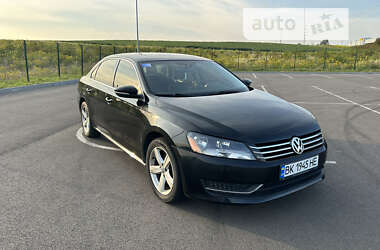 Седан Volkswagen Passat 2012 в Рівному