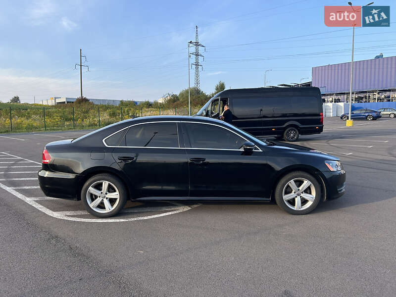 Седан Volkswagen Passat 2012 в Ровно