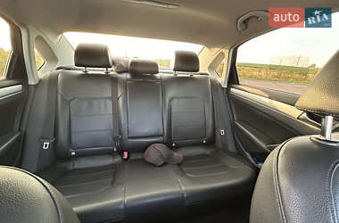 Седан Volkswagen Passat 2012 в 