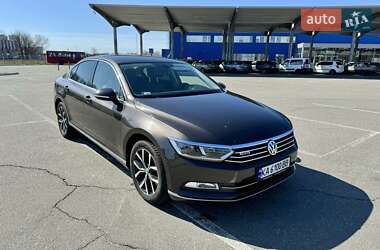 Седан Volkswagen Passat 2017 в Киеве