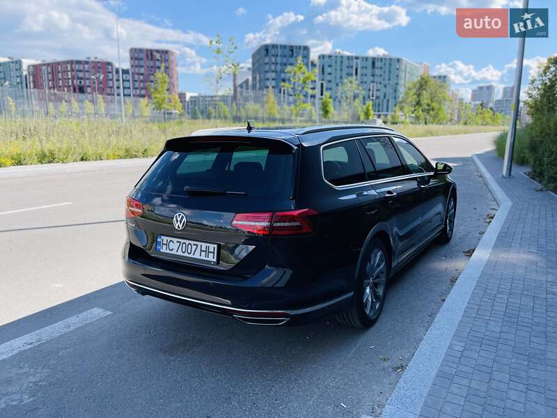 Универсал Volkswagen Passat 2018 в Киеве