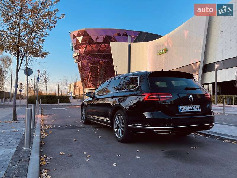 Универсал Volkswagen Passat 2018 в Киеве