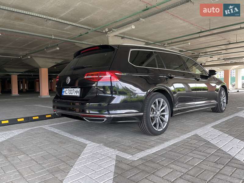 Универсал Volkswagen Passat 2018 в Киеве