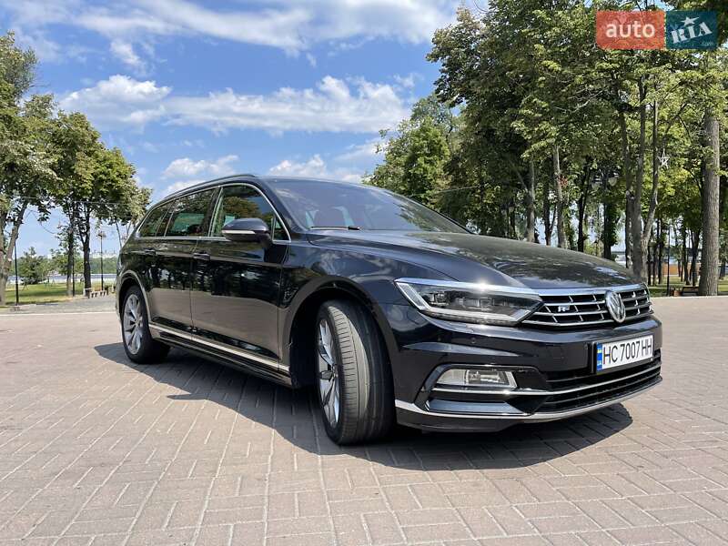 Универсал Volkswagen Passat 2018 в Киеве