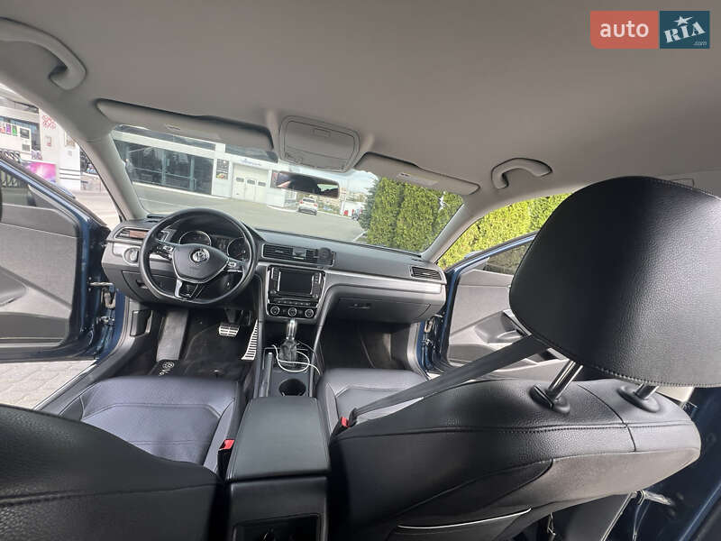 Седан Volkswagen Passat 2018 в Мостиске