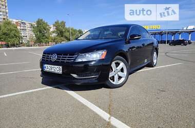 Седан Volkswagen Passat 2011 в Києві