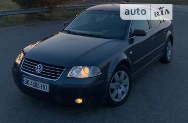 Седан Volkswagen Passat 2003 в Ровно