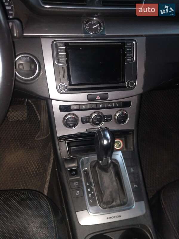 Універсал Volkswagen Passat 2012 в Києві
