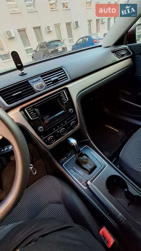 Седан Volkswagen Passat 2017 в Одессе