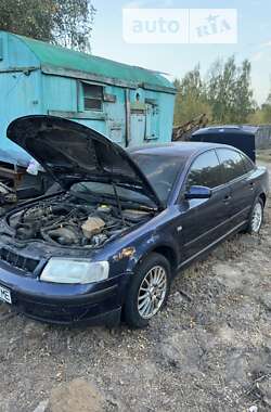 Седан Volkswagen Passat 1998 в Киеве