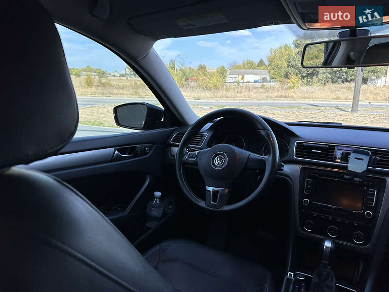 Седан Volkswagen Passat 2015 в Николаеве