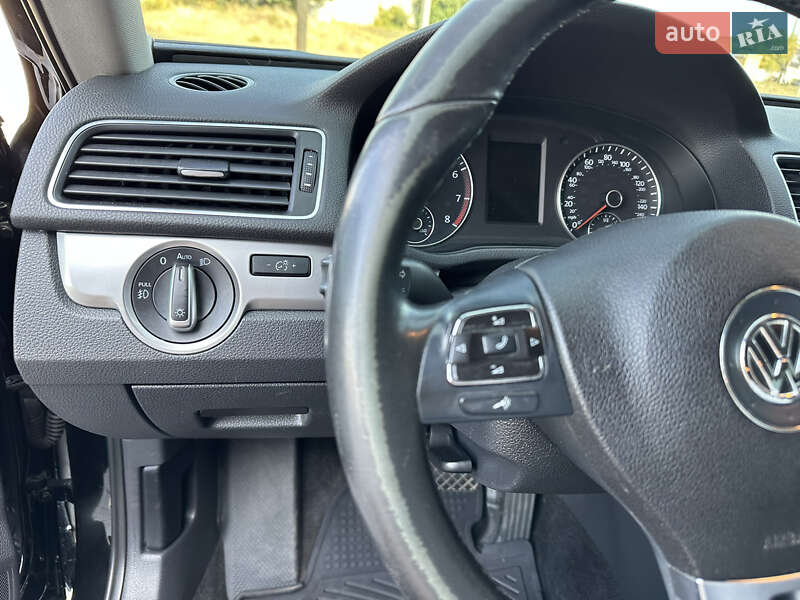 Седан Volkswagen Passat 2015 в Николаеве
