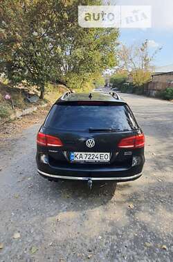 Универсал Volkswagen Passat 2012 в Киеве