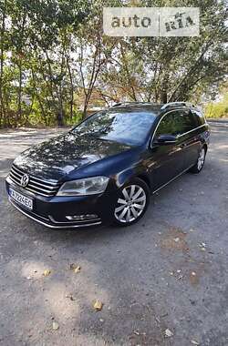 Універсал Volkswagen Passat 2012 в Києві