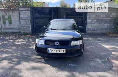 Седан Volkswagen Passat 1998 в Житомирі