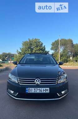 Универсал Volkswagen Passat 2011 в Житомире