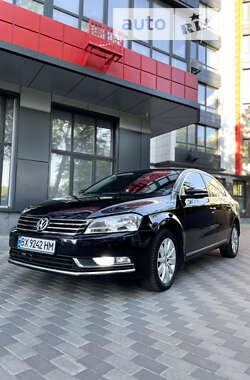 Седан Volkswagen Passat 2014 в Житомирі