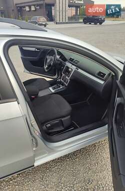 Универсал Volkswagen Passat 2012 в 
