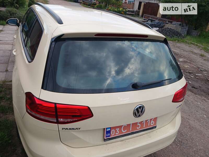 Универсал Volkswagen Passat 2017 в Житомире