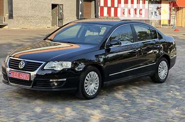 Седан Volkswagen Passat 2005 в Луцке