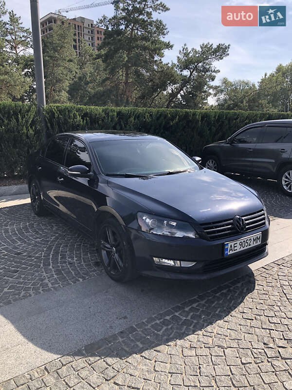 Седан Volkswagen Passat 2013 в Днепре