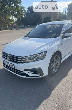 Седан Volkswagen Passat 2016 в Харькове