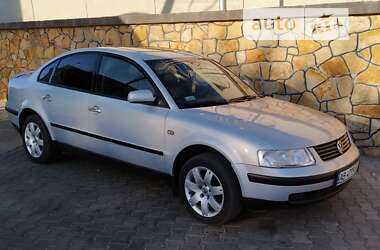 Седан Volkswagen Passat 1998 в Могилев-Подольске