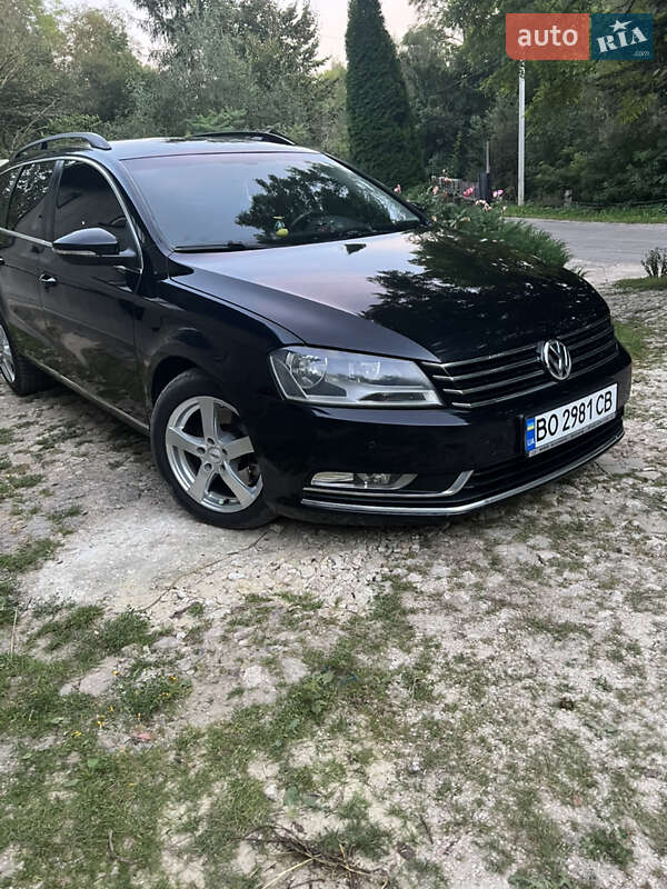 Універсал Volkswagen Passat 2011 в Тернополі