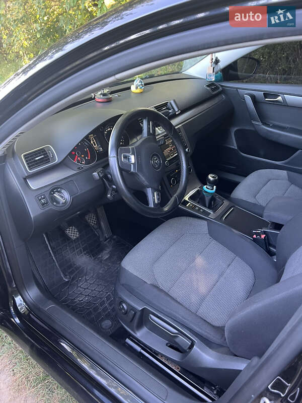 Універсал Volkswagen Passat 2011 в Тернополі