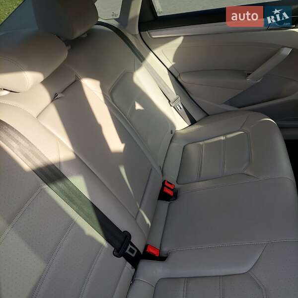 Седан Volkswagen Passat 2018 в Новояворовске