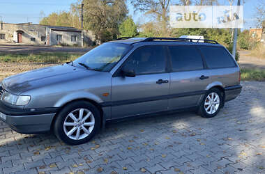 Универсал Volkswagen Passat 1994 в Коростене