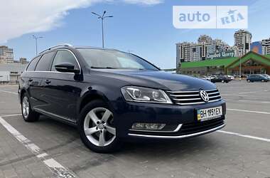 Універсал Volkswagen Passat 2011 в Одесі