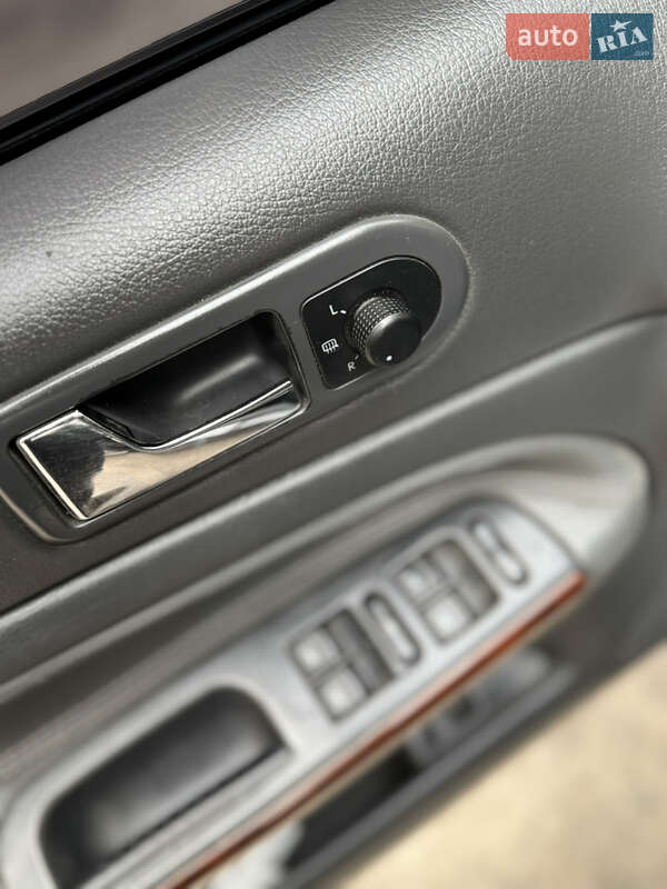 Седан Volkswagen Passat 2004 в Киеве