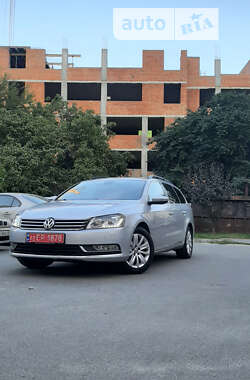 Универсал Volkswagen Passat 2011 в Киеве