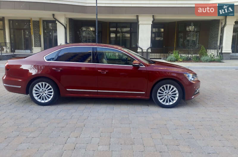 Седан Volkswagen Passat 2017 в Киеве