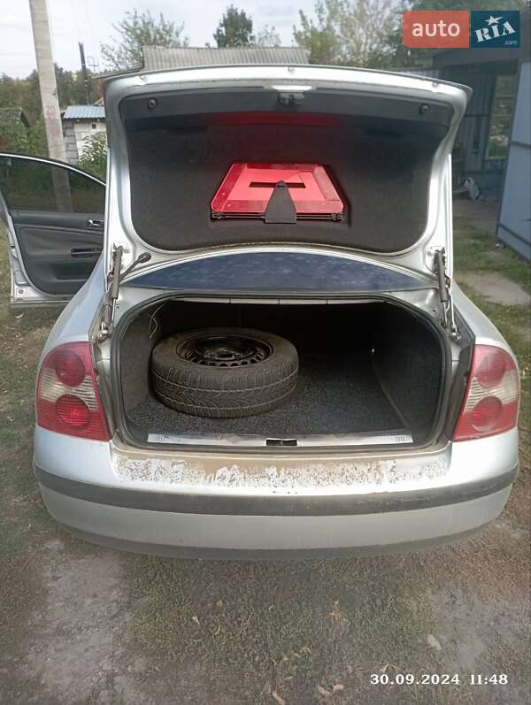 Седан Volkswagen Passat 2004 в Погребище