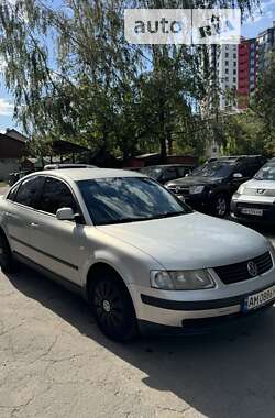 Седан Volkswagen Passat 1998 в Житомирі