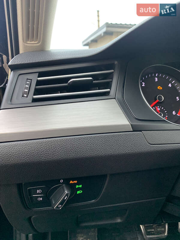 Универсал Volkswagen Passat 2016 в Жовкве