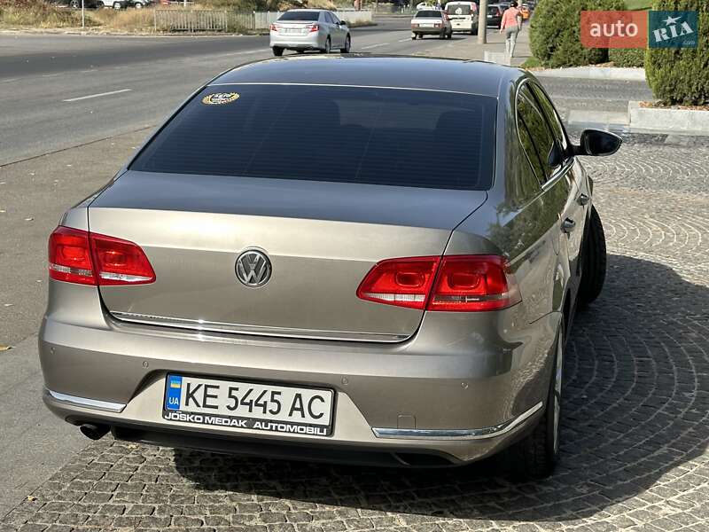 Седан Volkswagen Passat 2013 в Дніпрі