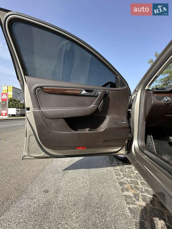 Седан Volkswagen Passat 2013 в Дніпрі