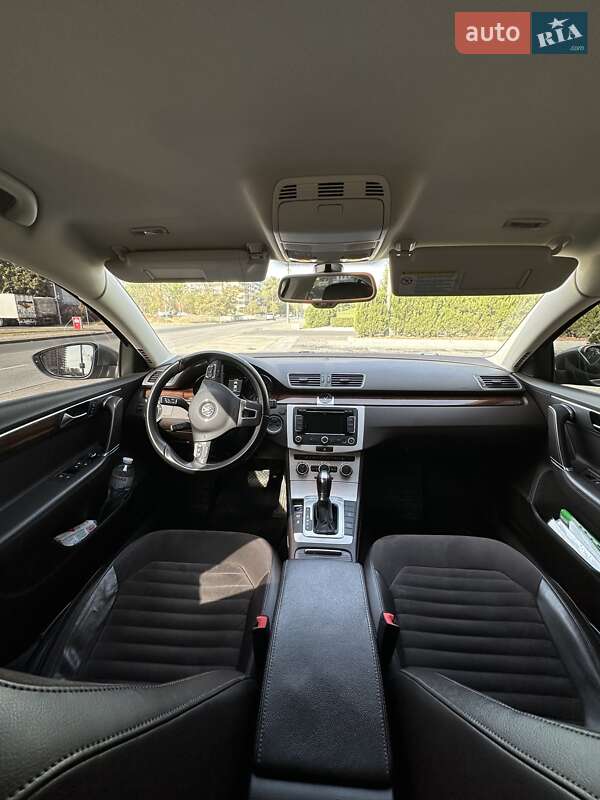 Седан Volkswagen Passat 2013 в Дніпрі