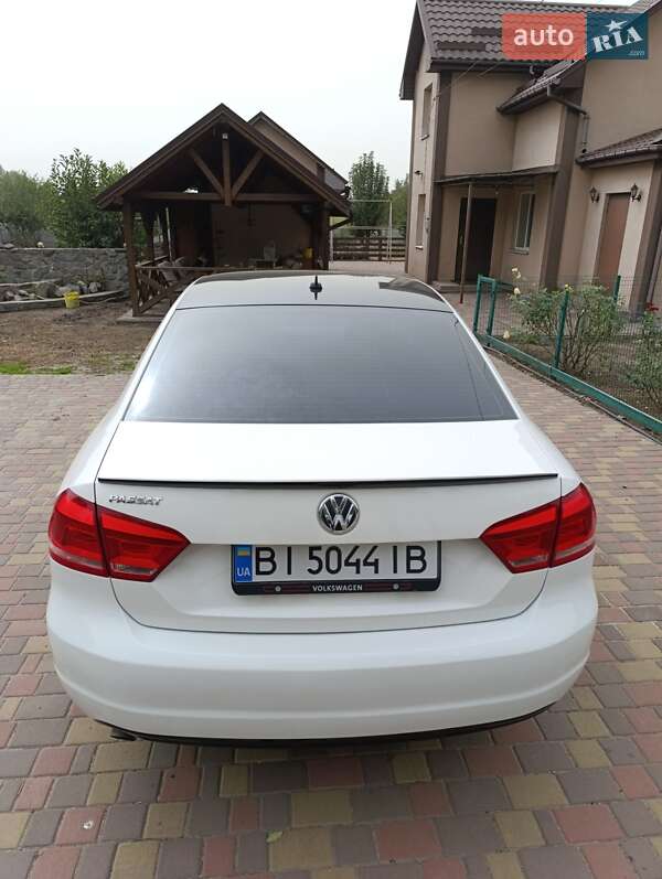 Седан Volkswagen Passat 2013 в Кременчуці