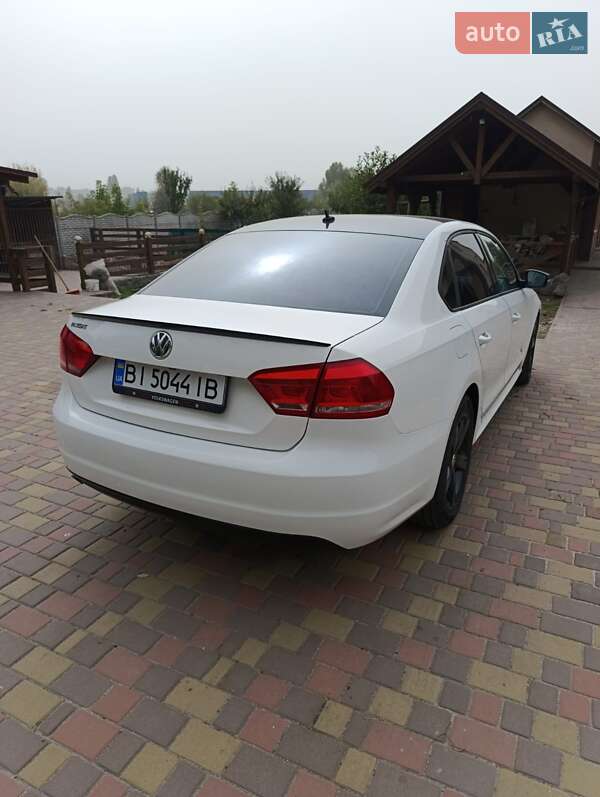 Седан Volkswagen Passat 2013 в Кременчуці