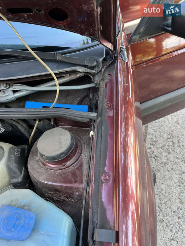 Седан Volkswagen Passat 1991 в Побужском