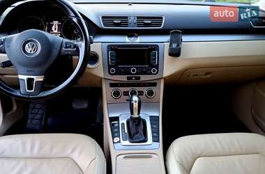 Универсал Volkswagen Passat 2011 в 