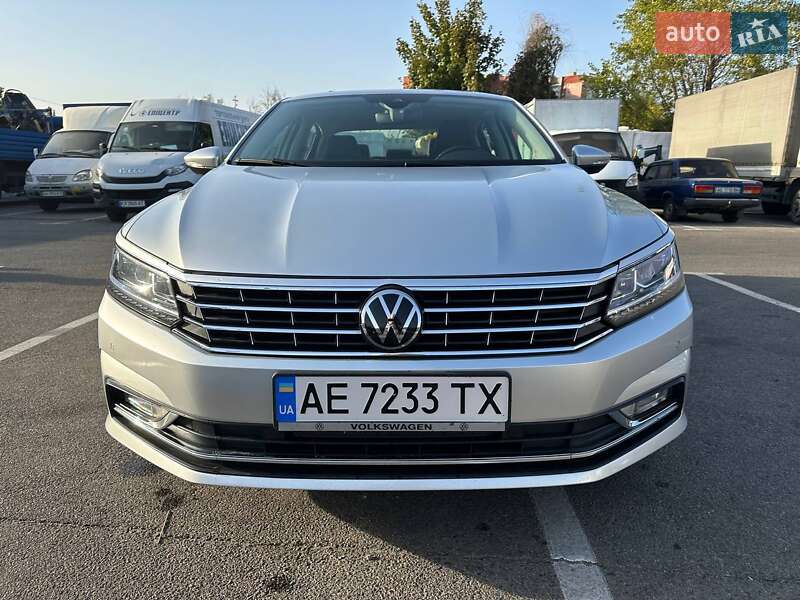 Седан Volkswagen Passat 2018 в Дніпрі